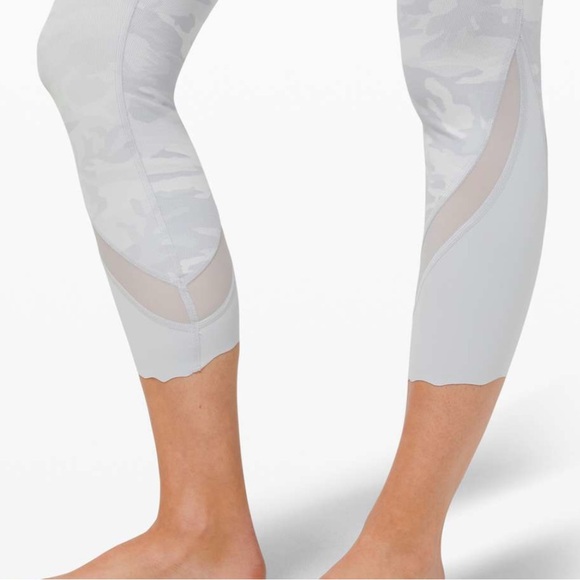 Lululemon Wunder Under High Rise Crop 23” Updated Scalloped Full On Luxtreme 4 - Picture 3 of 13